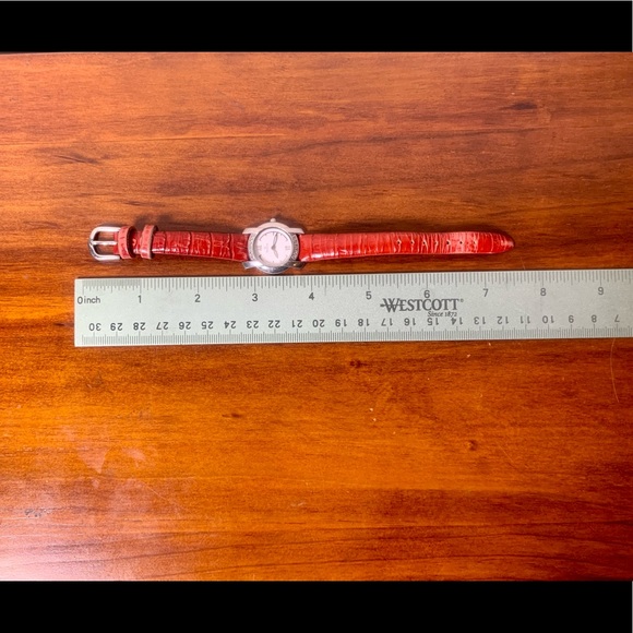 Bulova women’s watch with red leather band - Picture 6 of 7